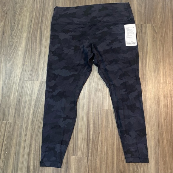 NWT Lululemon Align Legging 28” Size 20 Camo - Picture 3 of 7